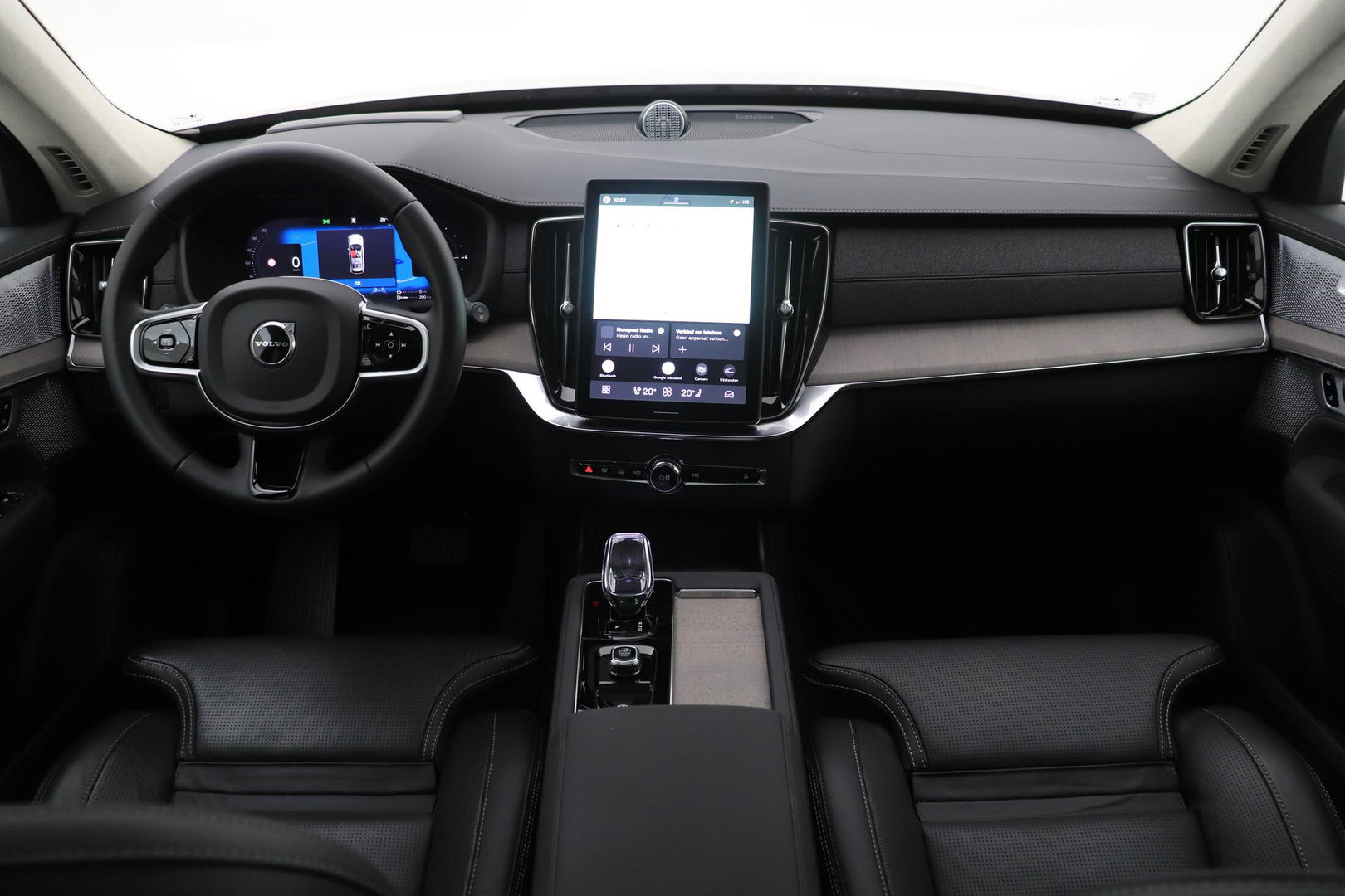 Volvo XC90 T8 Ultra Bright | Luchtvering | Bowers & Wilkins | Trekhaak | Stoelventilatie
