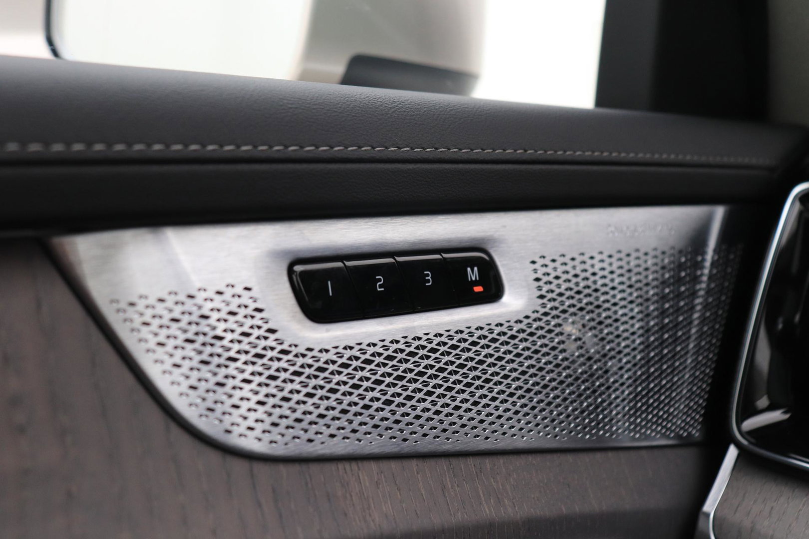 Volvo XC90 T8 Ultra Bright | Luchtvering | Bowers & Wilkins | Trekhaak | Stoelventilatie