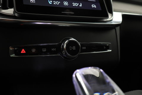 Volvo XC90 T8 Ultra Bright | Luchtvering | Bowers & Wilkins | Trekhaak | Stoelventilatie