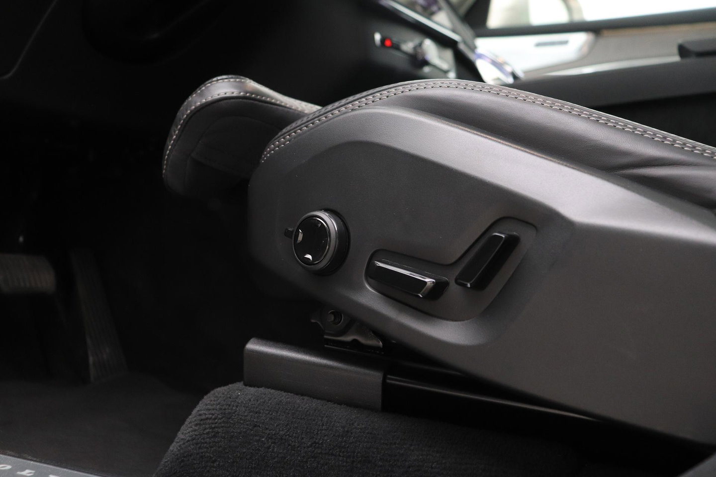 Volvo XC90 T8 Ultra Bright | Luchtvering | Bowers & Wilkins | Trekhaak | Stoelventilatie