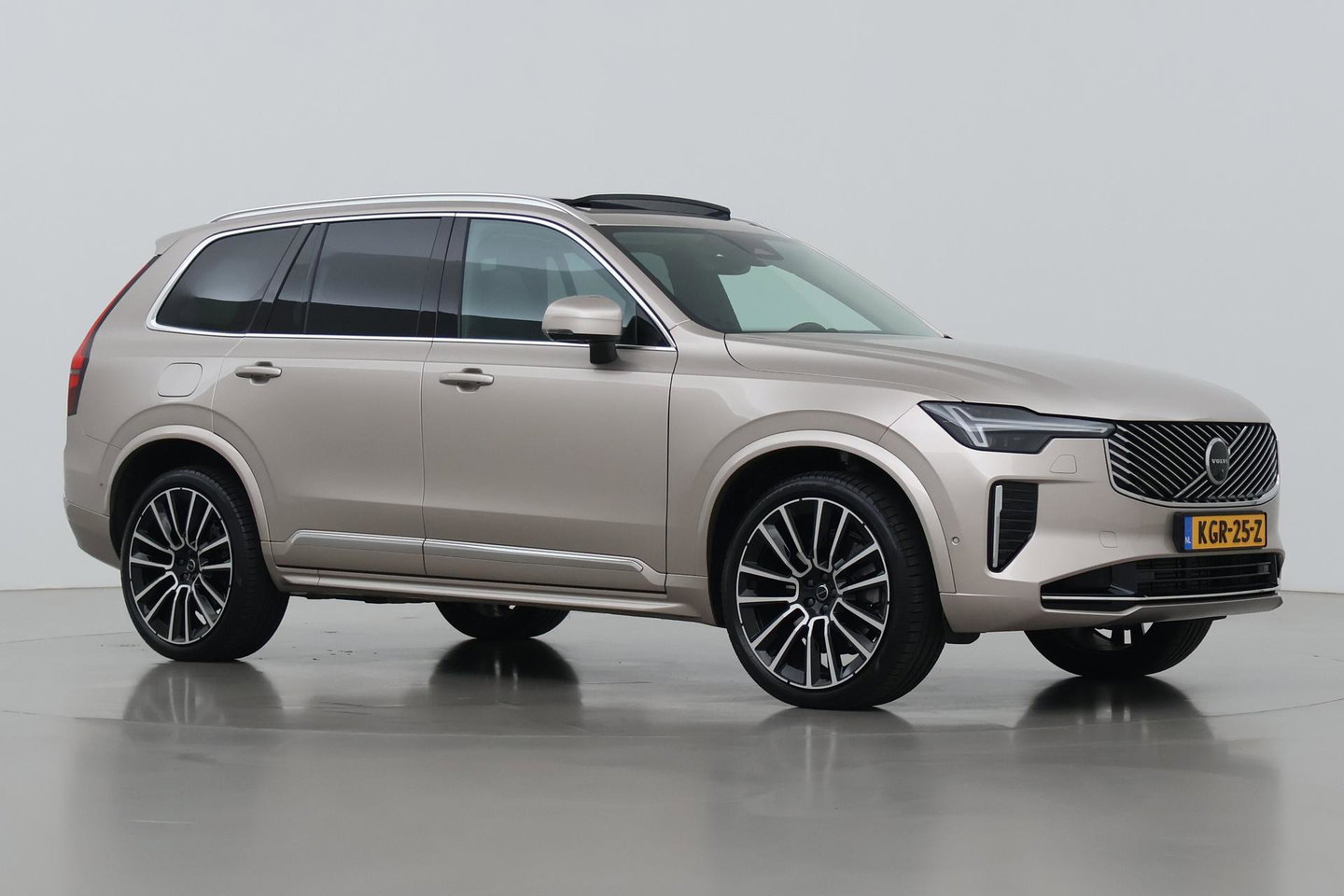 Volvo XC90 T8 Ultra Bright | Luchtvering | Bowers & Wilkins | Trekhaak | Stoelventilatie