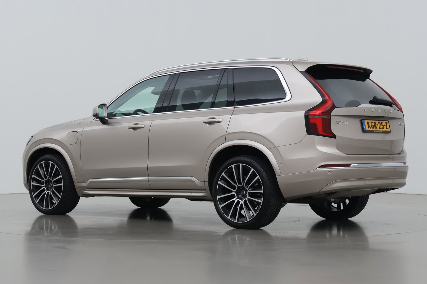 Volvo XC90 T8 Ultra Bright | Luchtvering | Bowers & Wilkins | Trekhaak | Stoelventilatie