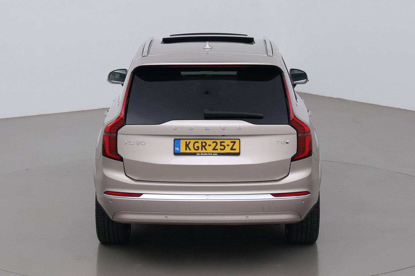 Volvo XC90 T8 Ultra Bright | Luchtvering | Bowers & Wilkins | Trekhaak | Stoelventilatie