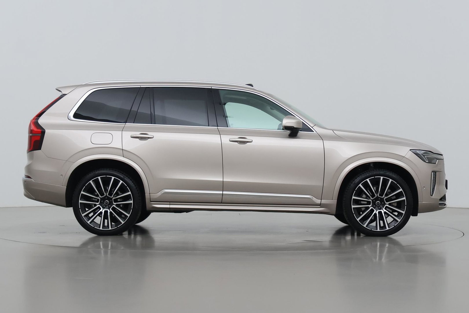 Volvo XC90 T8 Ultra Bright | Luchtvering | Bowers & Wilkins | Trekhaak | Stoelventilatie