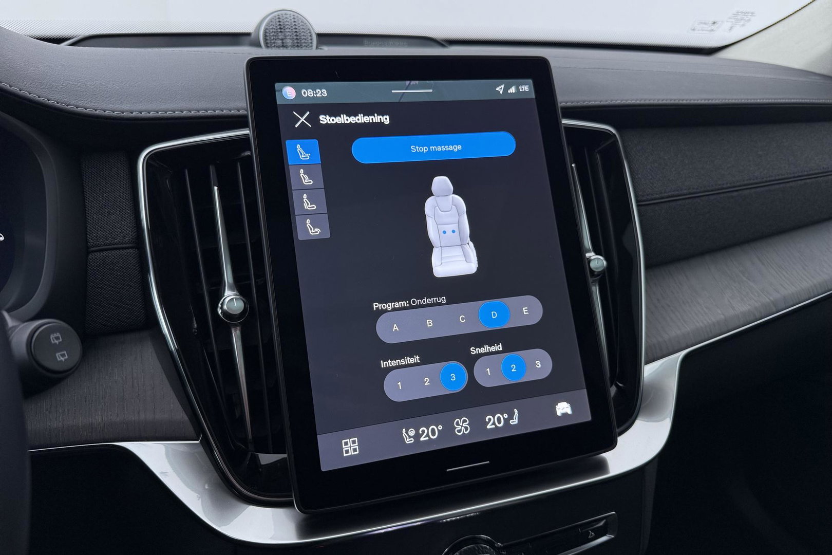 Volvo XC90 T8 Ultra Dark | Bowers&Wilkins | Stoelventilatie | Trekhaak | Panoramadak | 360° Camera | Massage | Head-Up | ACC