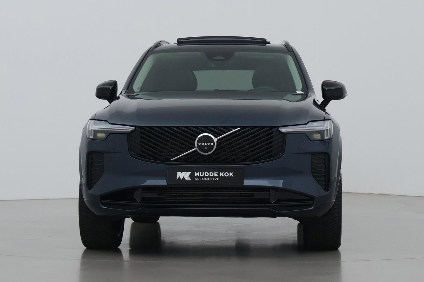 Volvo XC90 T8 Ultra Dark | Bowers&Wilkins | Stoelventilatie | Trekhaak | Panoramadak | 360° Camera | Massage | Head-Up | ACC