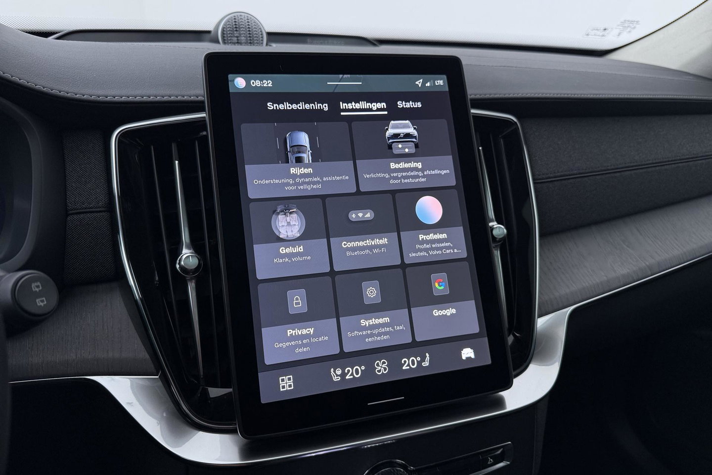 Volvo XC90 T8 Ultra Dark | Bowers&Wilkins | Stoelventilatie | Trekhaak | Panoramadak | 360° Camera | Massage | Head-Up | ACC