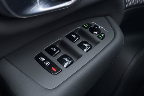 Volvo XC90 T8 Ultra Dark | Bowers&Wilkins | Stoelventilatie | Trekhaak | Panoramadak | 360° Camera | Massage | Head-Up | ACC