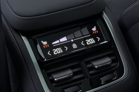 Volvo XC90 T8 Ultra Dark | Bowers&Wilkins | Stoelventilatie | Trekhaak | Panoramadak | 360° Camera | Massage | Head-Up | ACC