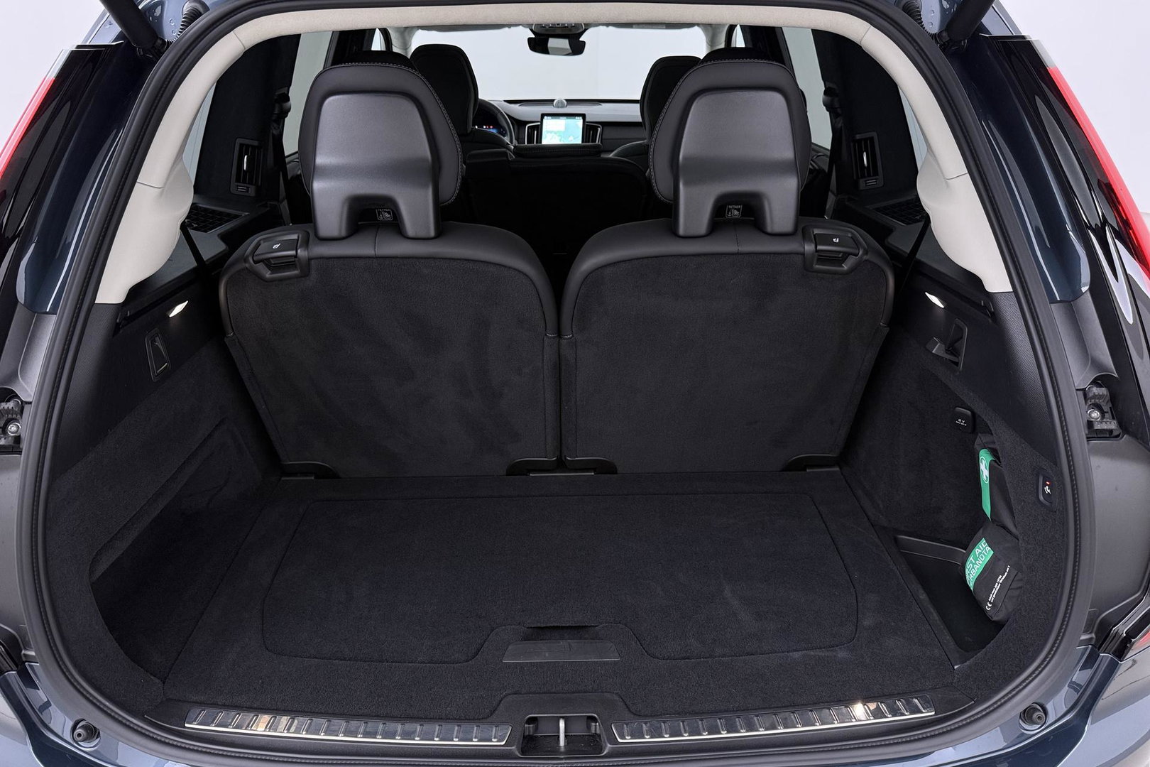Volvo XC90 T8 Ultra Dark | Bowers&Wilkins | Stoelventilatie | Trekhaak | Panoramadak | 360° Camera | Massage | Head-Up | ACC