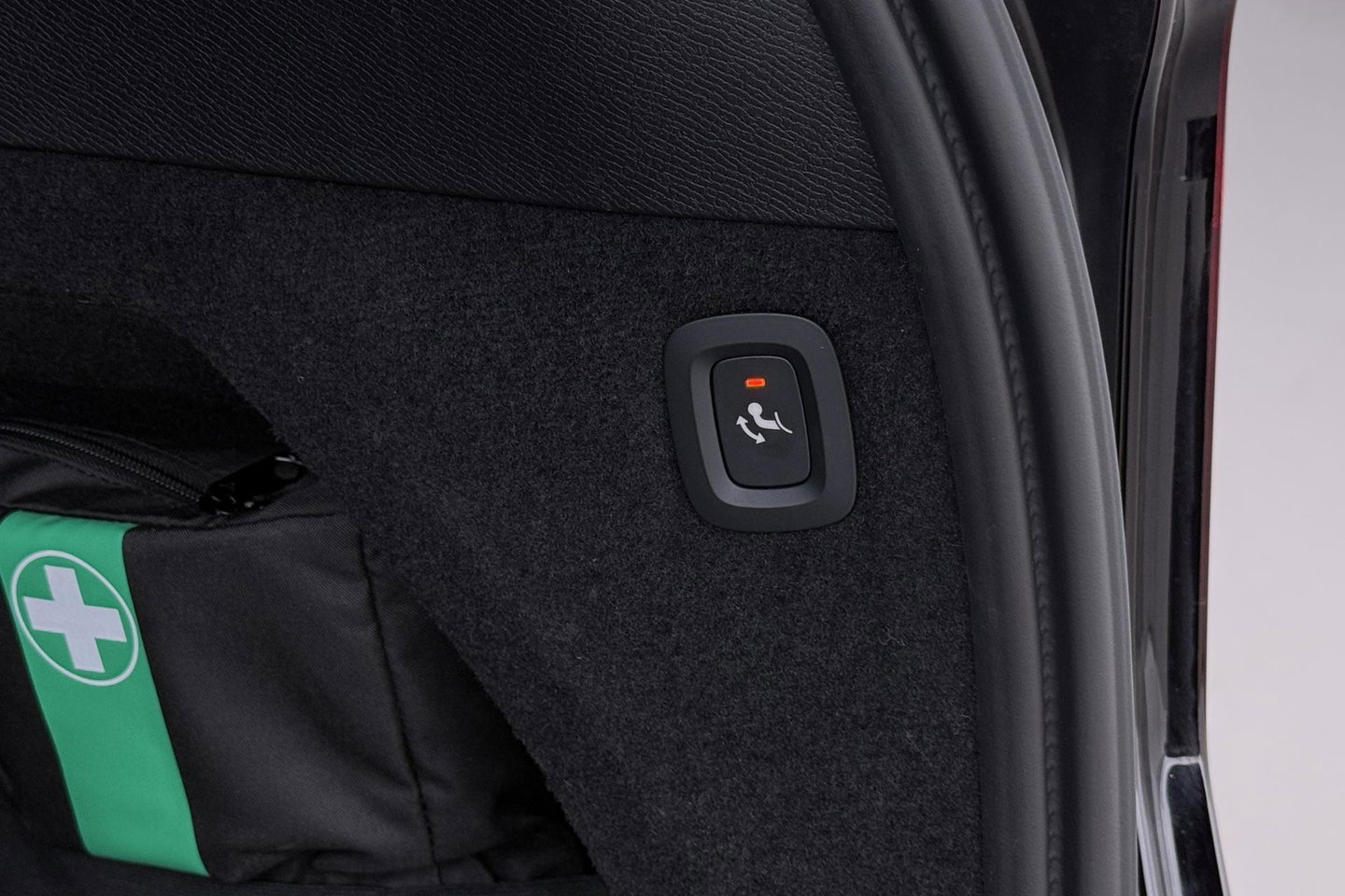 Volvo XC90 T8 Ultra Dark | Bowers&Wilkins | Stoelventilatie | Trekhaak | Panoramadak | 360° Camera | Massage | Head-Up | ACC
