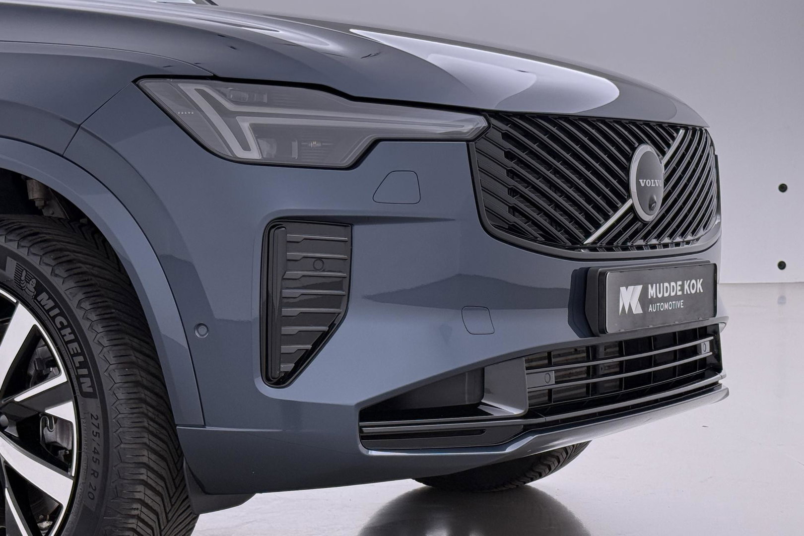 Volvo XC90 T8 Ultra Dark | Bowers&Wilkins | Stoelventilatie | Trekhaak | Panoramadak | 360° Camera | Massage | Head-Up | ACC