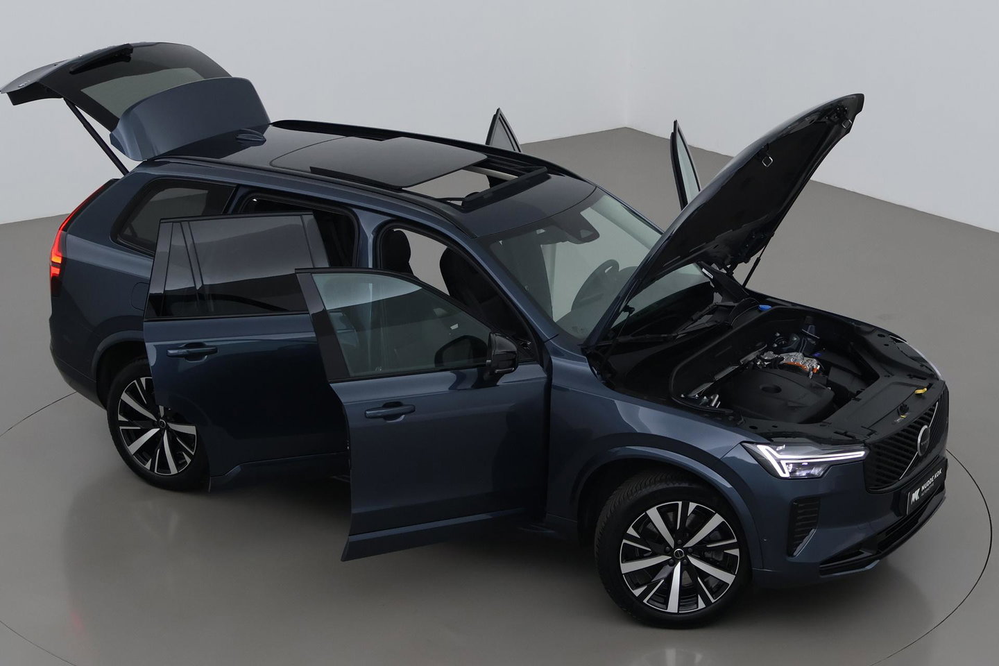 Volvo XC90 T8 Ultra Dark | Bowers&Wilkins | Stoelventilatie | Trekhaak | Panoramadak | 360° Camera | Massage | Head-Up | ACC