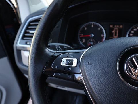 Volkswagen Transporter 2.0 TDI 150pk Automaat Euro 6 - DC 5 Pers. - 2x Schuifdeur - Camera - ACC