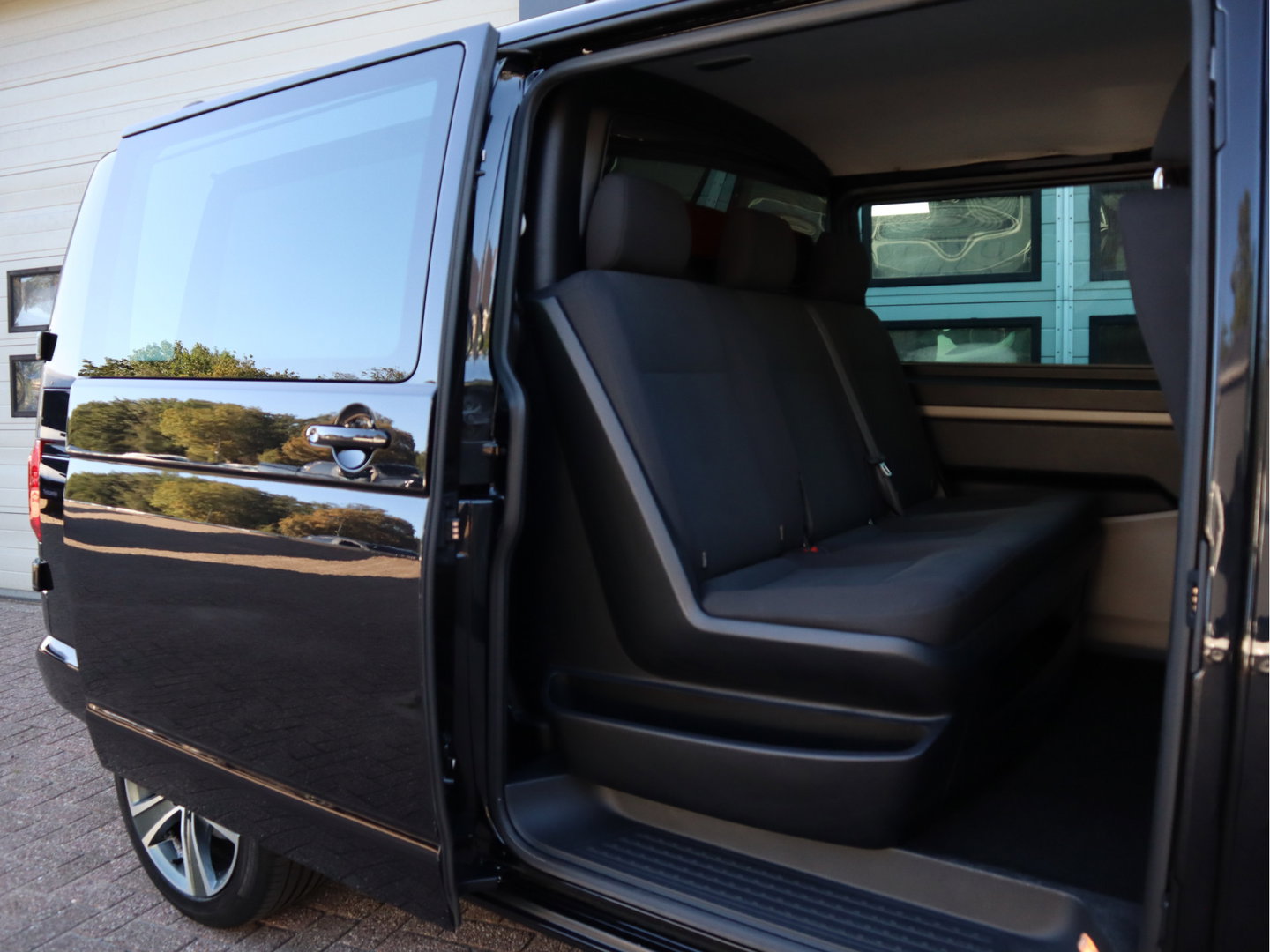 Volkswagen Transporter 2.0 TDI 150pk Automaat Euro 6 - DC 5 Pers. - 2x Schuifdeur - Camera - ACC