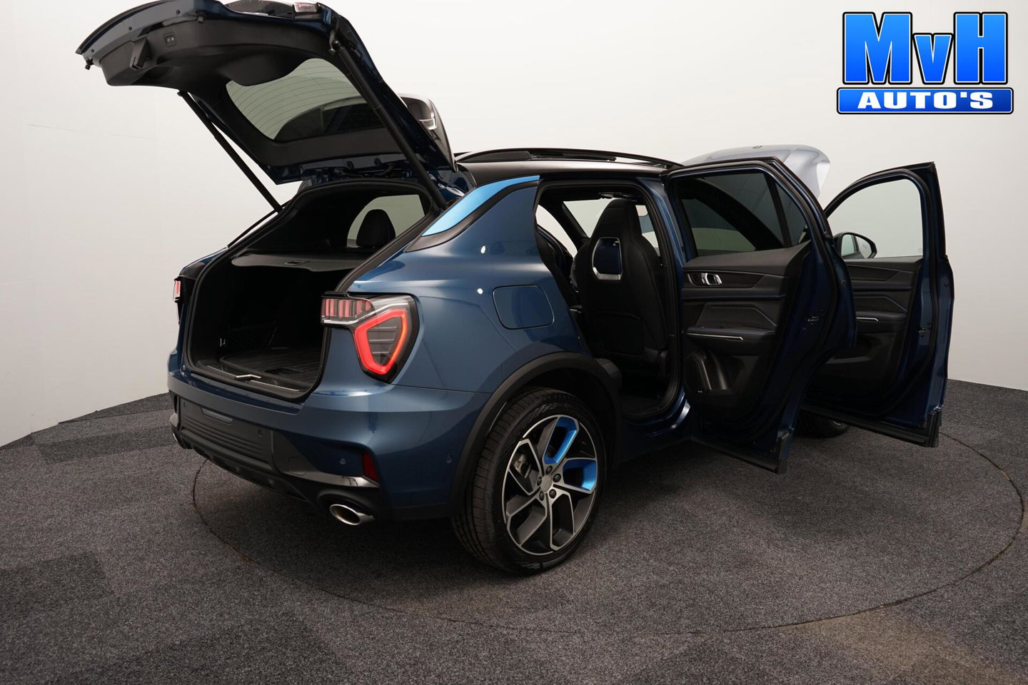 Lynk & Co 01 1.5 PHEV|ZWARTE.HEMEL|360ºCAM|PANO|262PK