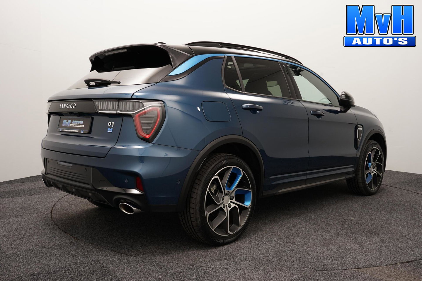 Lynk & Co 01 1.5 PHEV|ZWARTE.HEMEL|360ºCAM|PANO|262PK