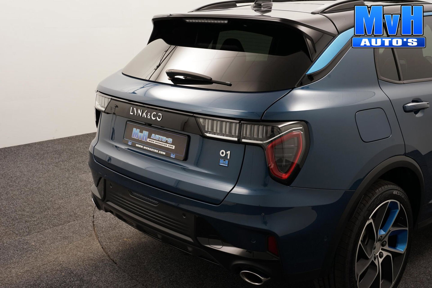 Lynk & Co 01 1.5 PHEV|ZWARTE.HEMEL|360ºCAM|PANO|262PK