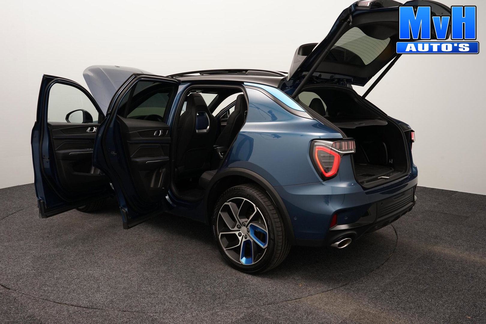 Lynk & Co 01 1.5 PHEV|ZWARTE.HEMEL|360ºCAM|PANO|262PK