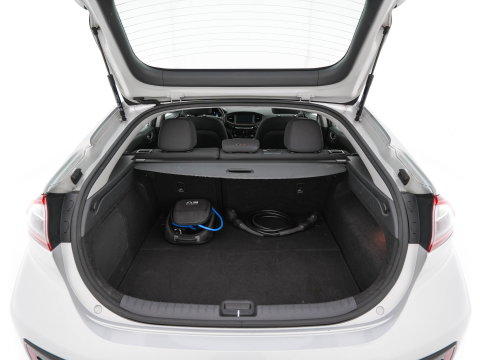 Hyundai IONIQ Comfort EV {SoH-94%} (INCL-BTW) Aut. *ADAPTIVE-CRUISE | DIGI-COCKPIT | SHIFTPADDLES | LANE-ASSIST | CCS-FASTLOADER | CRUISE | CAMERA | KEYLESS | DAB+ | NAVI-FULLMAP | ECC | PDC | 16"*