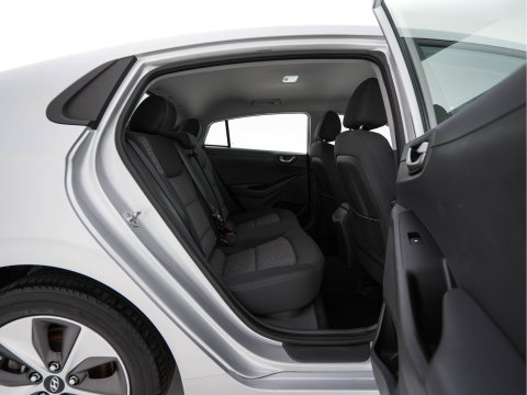 Hyundai IONIQ Comfort EV {SoH-94%} (INCL-BTW) Aut. *ADAPTIVE-CRUISE | DIGI-COCKPIT | SHIFTPADDLES | LANE-ASSIST | CCS-FASTLOADER | CRUISE | CAMERA | KEYLESS | DAB+ | NAVI-FULLMAP | ECC | PDC | 16"*