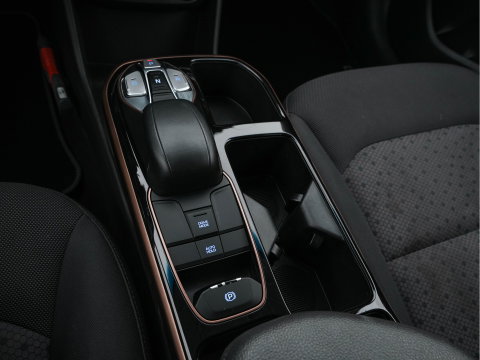 Hyundai IONIQ Comfort EV {SoH-94%} (INCL-BTW) Aut. *ADAPTIVE-CRUISE | DIGI-COCKPIT | SHIFTPADDLES | LANE-ASSIST | CCS-FASTLOADER | CRUISE | CAMERA | KEYLESS | DAB+ | NAVI-FULLMAP | ECC | PDC | 16"*