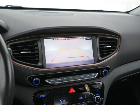 Hyundai IONIQ Comfort EV {SoH-94%} (INCL-BTW) Aut. *ADAPTIVE-CRUISE | DIGI-COCKPIT | SHIFTPADDLES | LANE-ASSIST | CCS-FASTLOADER | CRUISE | CAMERA | KEYLESS | DAB+ | NAVI-FULLMAP | ECC | PDC | 16"*