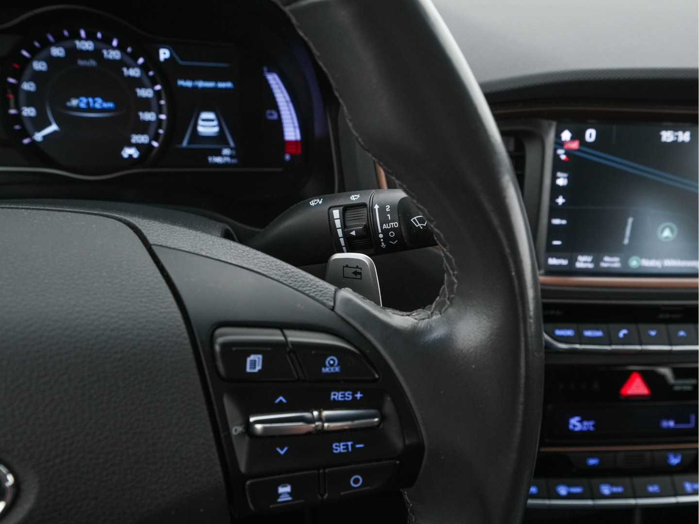 Hyundai IONIQ Comfort EV {SoH-94%} (INCL-BTW) Aut. *ADAPTIVE-CRUISE | DIGI-COCKPIT | SHIFTPADDLES | LANE-ASSIST | CCS-FASTLOADER | CRUISE | CAMERA | KEYLESS | DAB+ | NAVI-FULLMAP | ECC | PDC | 16"*