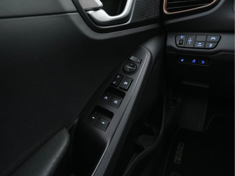 Hyundai IONIQ Comfort EV {SoH-94%} (INCL-BTW) Aut. *ADAPTIVE-CRUISE | DIGI-COCKPIT | SHIFTPADDLES | LANE-ASSIST | CCS-FASTLOADER | CRUISE | CAMERA | KEYLESS | DAB+ | NAVI-FULLMAP | ECC | PDC | 16"*