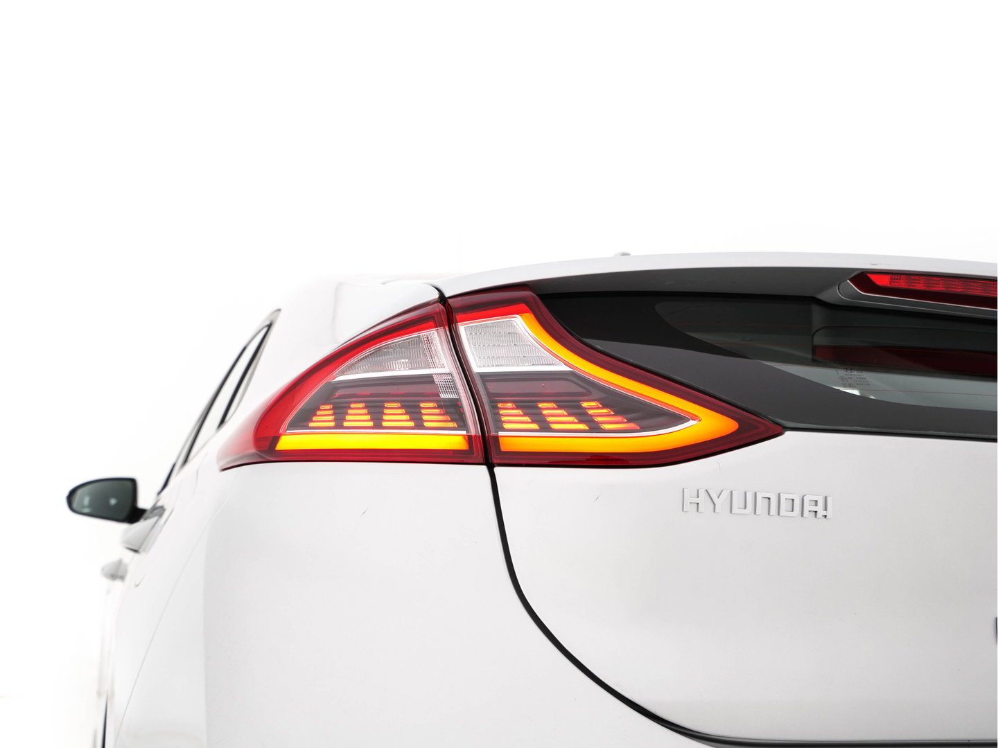 Hyundai IONIQ Comfort EV {SoH-94%} (INCL-BTW) Aut. *ADAPTIVE-CRUISE | DIGI-COCKPIT | SHIFTPADDLES | LANE-ASSIST | CCS-FASTLOADER | CRUISE | CAMERA | KEYLESS | DAB+ | NAVI-FULLMAP | ECC | PDC | 16"*
