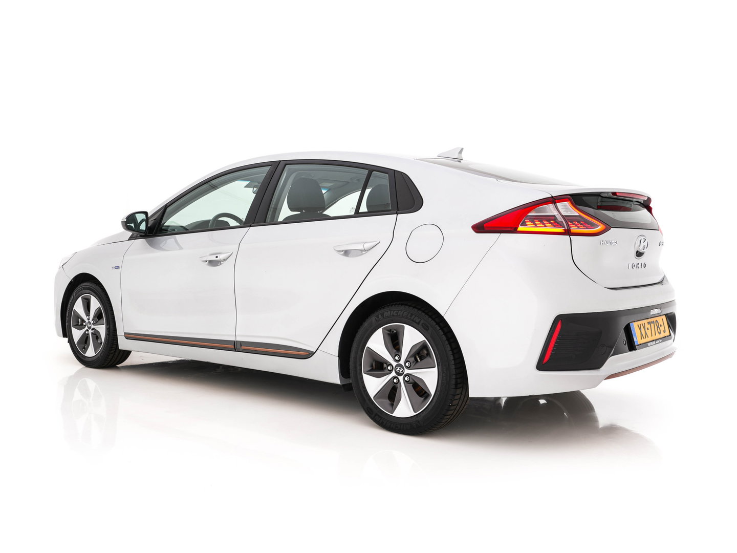Hyundai IONIQ Comfort EV {SoH-94%} (INCL-BTW) Aut. *ADAPTIVE-CRUISE | DIGI-COCKPIT | SHIFTPADDLES | LANE-ASSIST | CCS-FASTLOADER | CRUISE | CAMERA | KEYLESS | DAB+ | NAVI-FULLMAP | ECC | PDC | 16"*