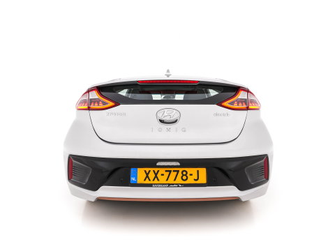 Hyundai IONIQ Comfort EV {SoH-94%} (INCL-BTW) Aut. *ADAPTIVE-CRUISE | DIGI-COCKPIT | SHIFTPADDLES | LANE-ASSIST | CCS-FASTLOADER | CRUISE | CAMERA | KEYLESS | DAB+ | NAVI-FULLMAP | ECC | PDC | 16"*