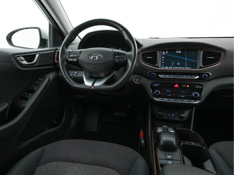 Hyundai IONIQ Comfort EV {SoH-94%} (INCL-BTW) Aut. *ADAPTIVE-CRUISE | DIGI-COCKPIT | SHIFTPADDLES | LANE-ASSIST | CCS-FASTLOADER | CRUISE | CAMERA | KEYLESS | DAB+ | NAVI-FULLMAP | ECC | PDC | 16"*