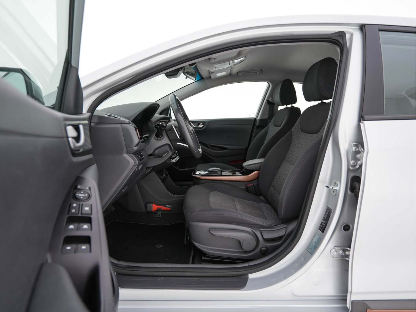 Hyundai IONIQ Comfort EV {SoH-94%} (INCL-BTW) Aut. *ADAPTIVE-CRUISE | DIGI-COCKPIT | SHIFTPADDLES | LANE-ASSIST | CCS-FASTLOADER | CRUISE | CAMERA | KEYLESS | DAB+ | NAVI-FULLMAP | ECC | PDC | 16"*