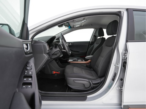 Hyundai IONIQ Comfort EV {SoH-94%} (INCL-BTW) Aut. *ADAPTIVE-CRUISE | DIGI-COCKPIT | SHIFTPADDLES | LANE-ASSIST | CCS-FASTLOADER | CRUISE | CAMERA | KEYLESS | DAB+ | NAVI-FULLMAP | ECC | PDC | 16"*