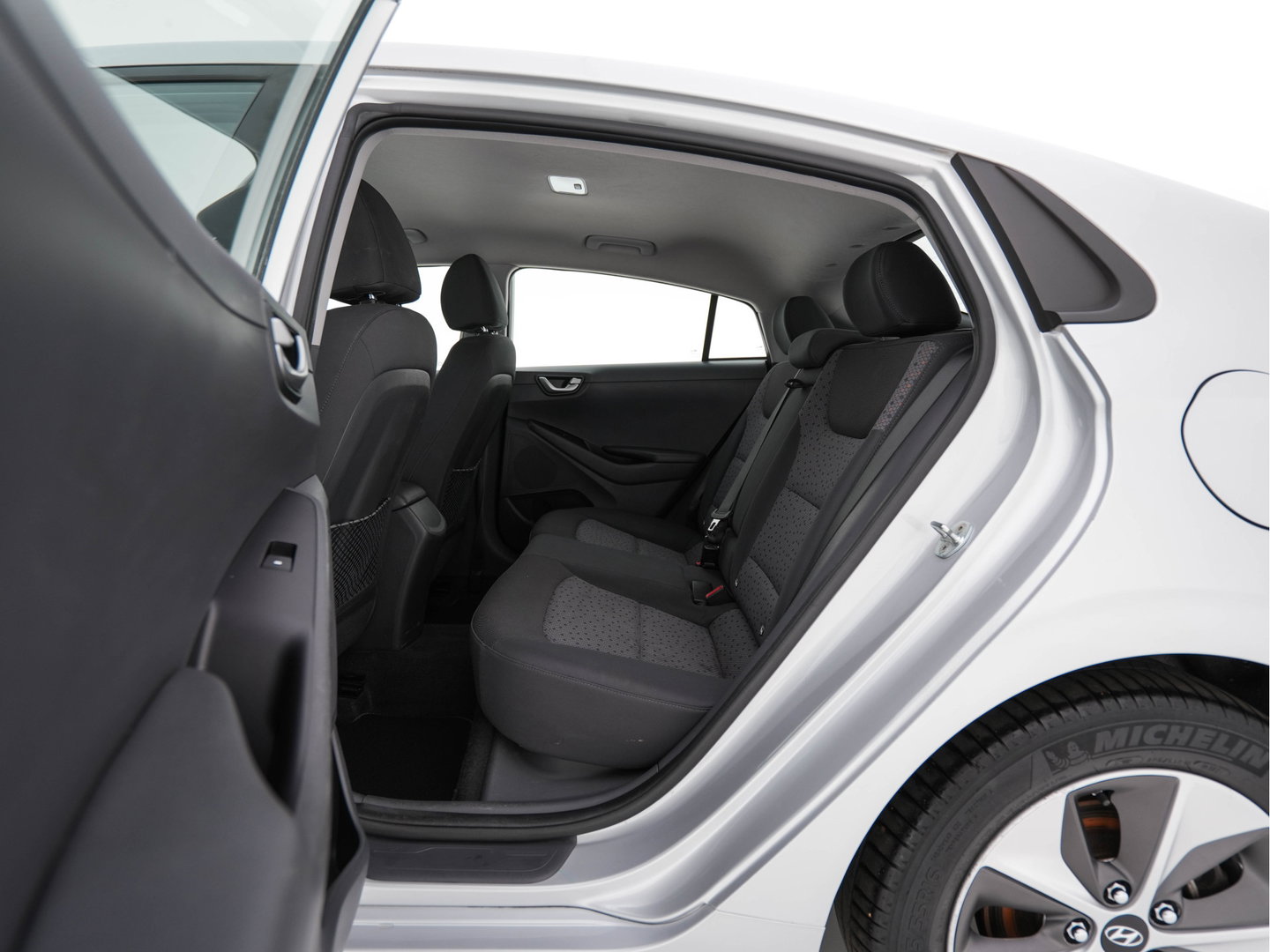 Hyundai IONIQ Comfort EV {SoH-94%} (INCL-BTW) Aut. *ADAPTIVE-CRUISE | DIGI-COCKPIT | SHIFTPADDLES | LANE-ASSIST | CCS-FASTLOADER | CRUISE | CAMERA | KEYLESS | DAB+ | NAVI-FULLMAP | ECC | PDC | 16"*