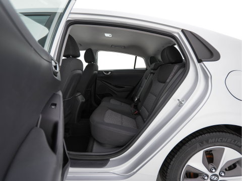 Hyundai IONIQ Comfort EV {SoH-94%} (INCL-BTW) Aut. *ADAPTIVE-CRUISE | DIGI-COCKPIT | SHIFTPADDLES | LANE-ASSIST | CCS-FASTLOADER | CRUISE | CAMERA | KEYLESS | DAB+ | NAVI-FULLMAP | ECC | PDC | 16"*