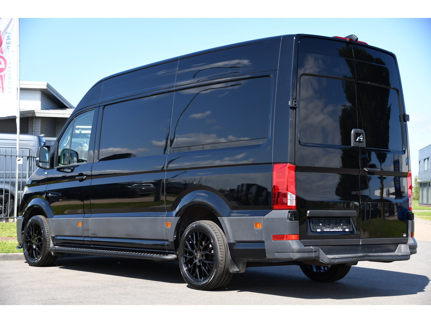 MAN TGE 3.180 35 2.0 L3H3 Black Edition Adaptieve Cruise, Camera, Carplay, LED, Stoelverwarming, Massage stoel, Trekhaak, 177pk, Automaat, Uniek!