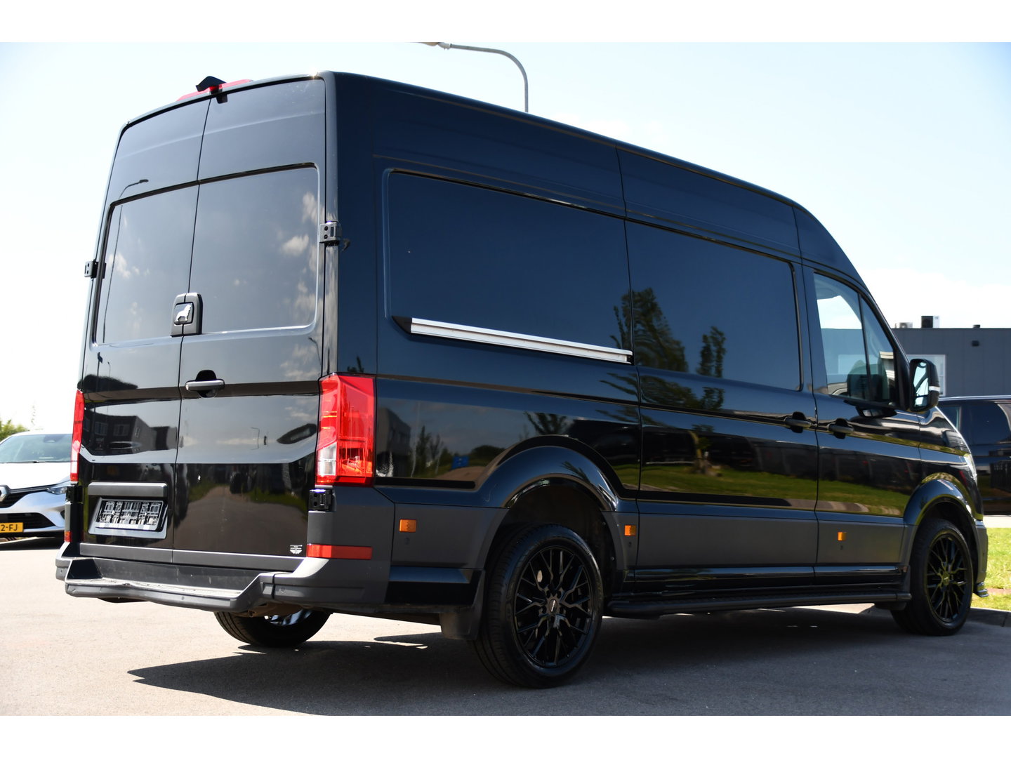 MAN TGE 3.180 35 2.0 L3H3 Black Edition Adaptieve Cruise, Camera, Carplay, LED, Stoelverwarming, Massage stoel, Trekhaak, 177pk, Automaat, Uniek!