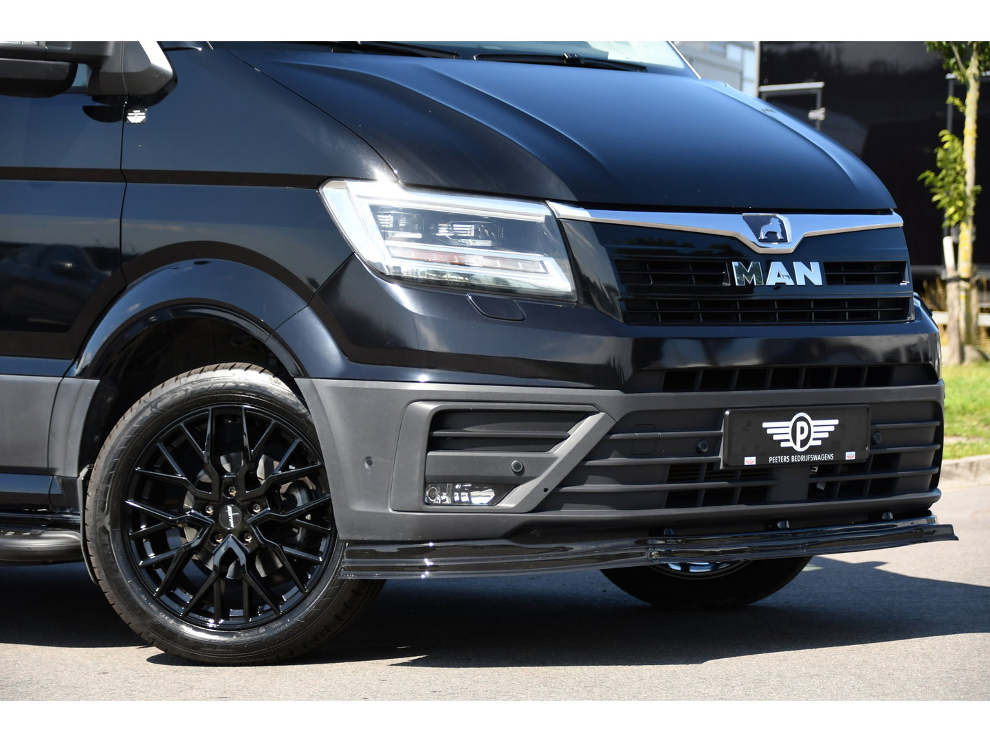 MAN TGE 3.180 35 2.0 L3H3 Black Edition Adaptieve Cruise, Camera, Carplay, LED, Stoelverwarming, Massage stoel, Trekhaak, 177pk, Automaat, Uniek!