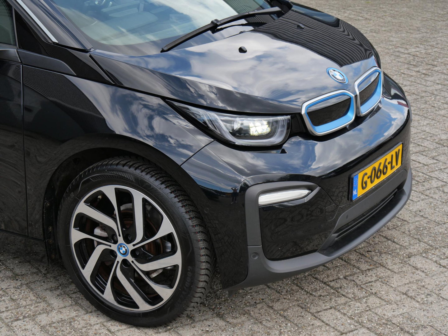 BMW i3 42kWh/ WARMTEPOMP/ CAMERA/ PDC V+A/ DAB/ STOELVERWARMING