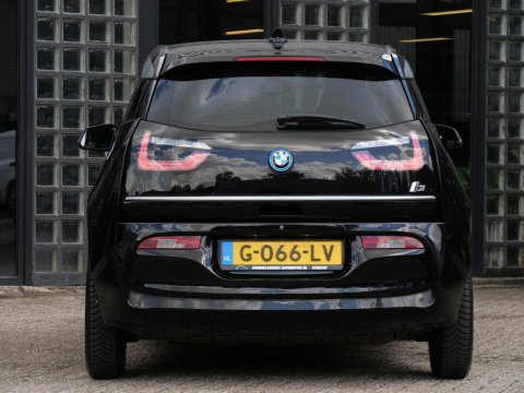 BMW i3 42kWh/ WARMTEPOMP/ CAMERA/ PDC V+A/ DAB/ STOELVERWARMING