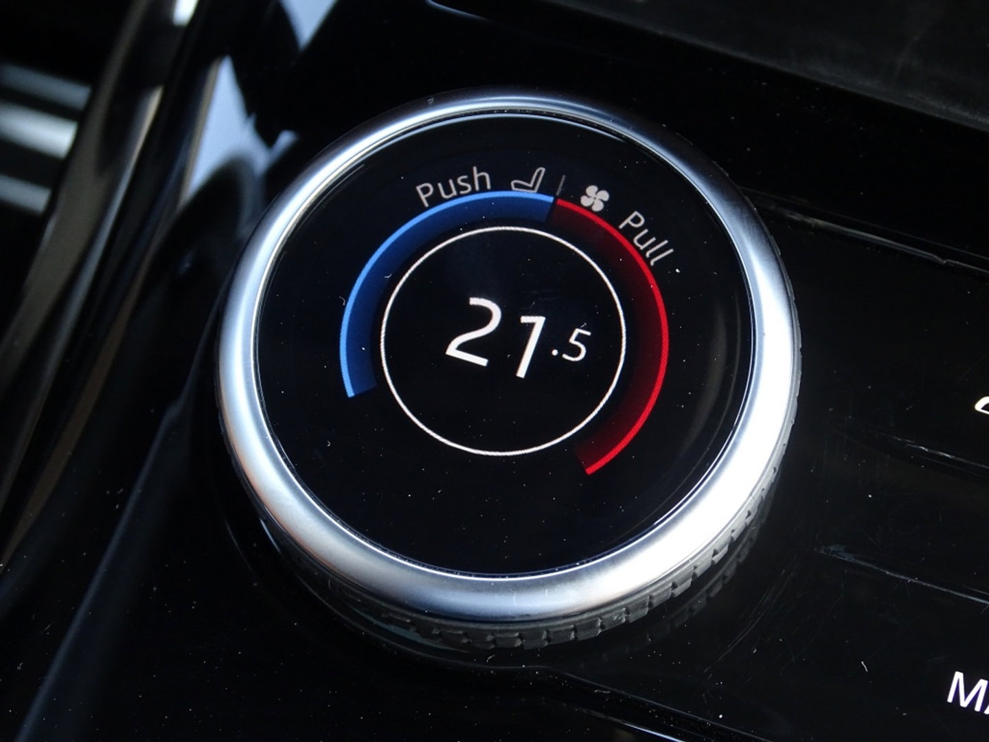 Land Rover Range Rover Sport P440e Dynamic SE / 23" Carbon / Meridian / Matrix / 2024 / 360°