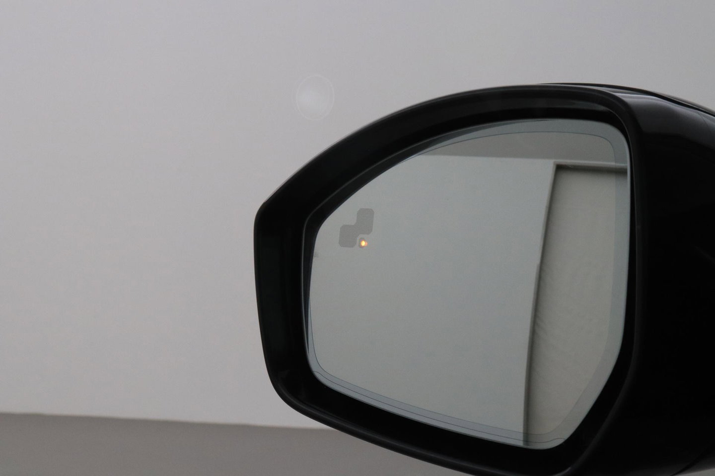 Land Rover Discovery Sport P270e Dynamic SE | Panoramadak | Trekhaak | Meridian | BLIS | Stoel+Stuurverwarming | ACC