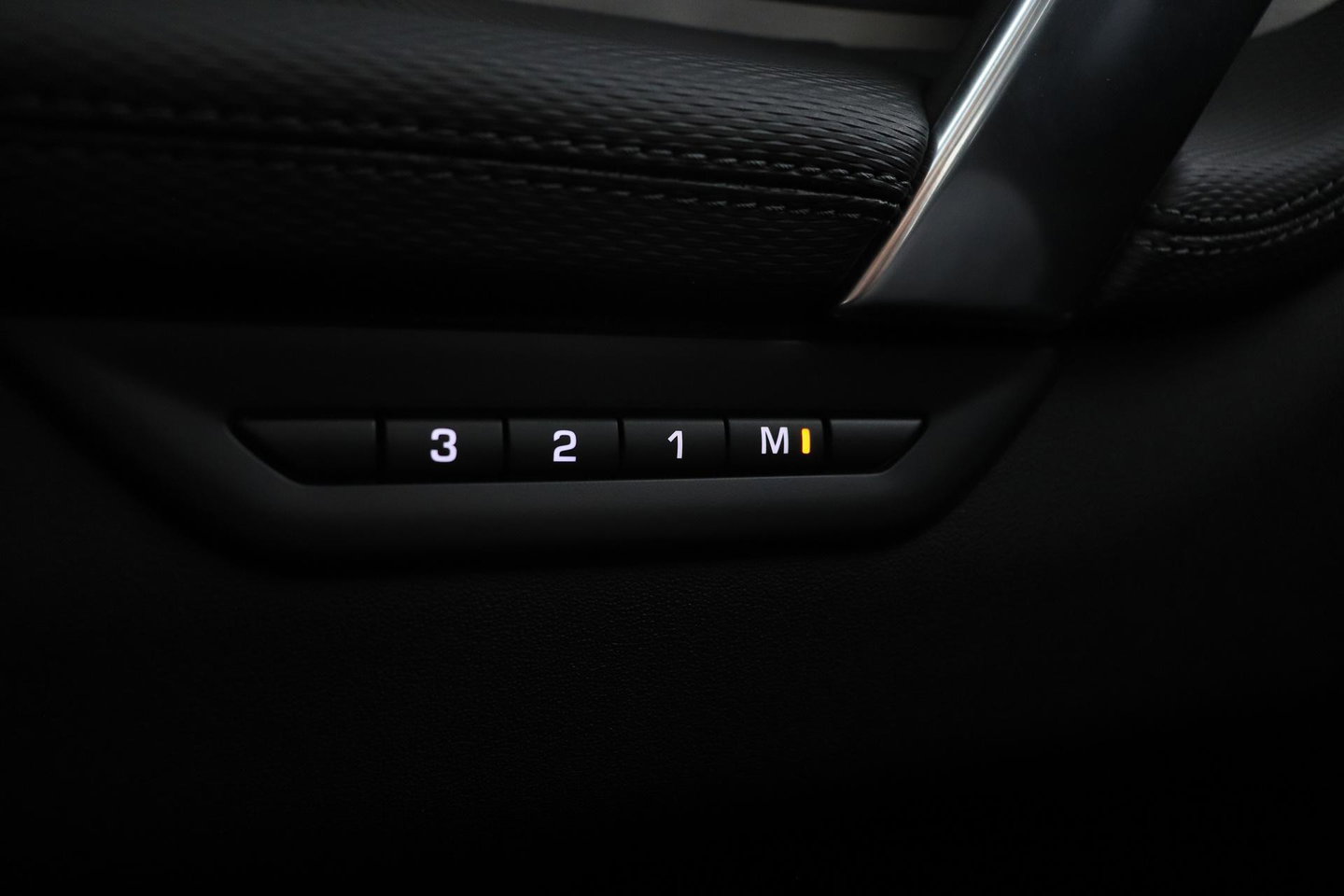 Land Rover Discovery Sport P270e Dynamic SE | Panoramadak | Trekhaak | Meridian | BLIS | Stoel+Stuurverwarming | ACC