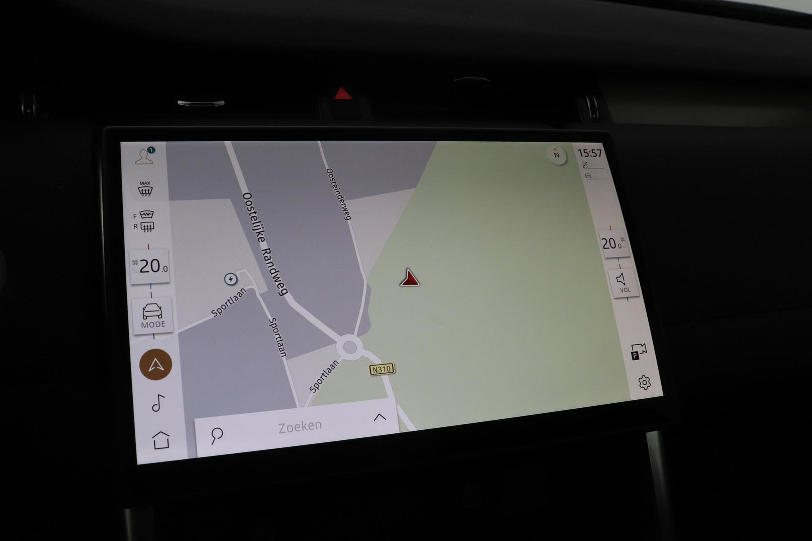 Land Rover Discovery Sport P270e Dynamic SE | Panoramadak | Trekhaak | Meridian | BLIS | Stoel+Stuurverwarming | ACC