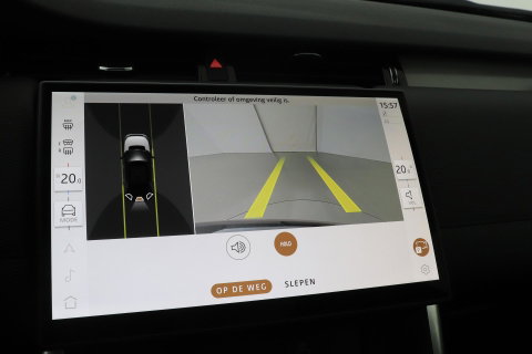 Land Rover Discovery Sport P270e Dynamic SE | Panoramadak | Trekhaak | Meridian | BLIS | Stoel+Stuurverwarming | ACC