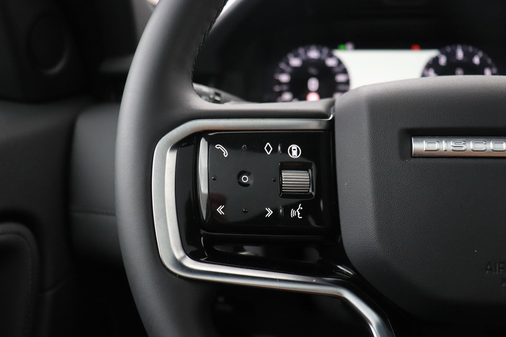 Land Rover Discovery Sport P270e Dynamic SE | Panoramadak | Trekhaak | Meridian | BLIS | Stoel+Stuurverwarming | ACC