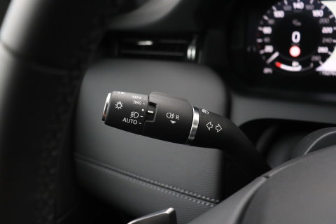Land Rover Discovery Sport P270e Dynamic SE | Panoramadak | Trekhaak | Meridian | BLIS | Stoel+Stuurverwarming | ACC