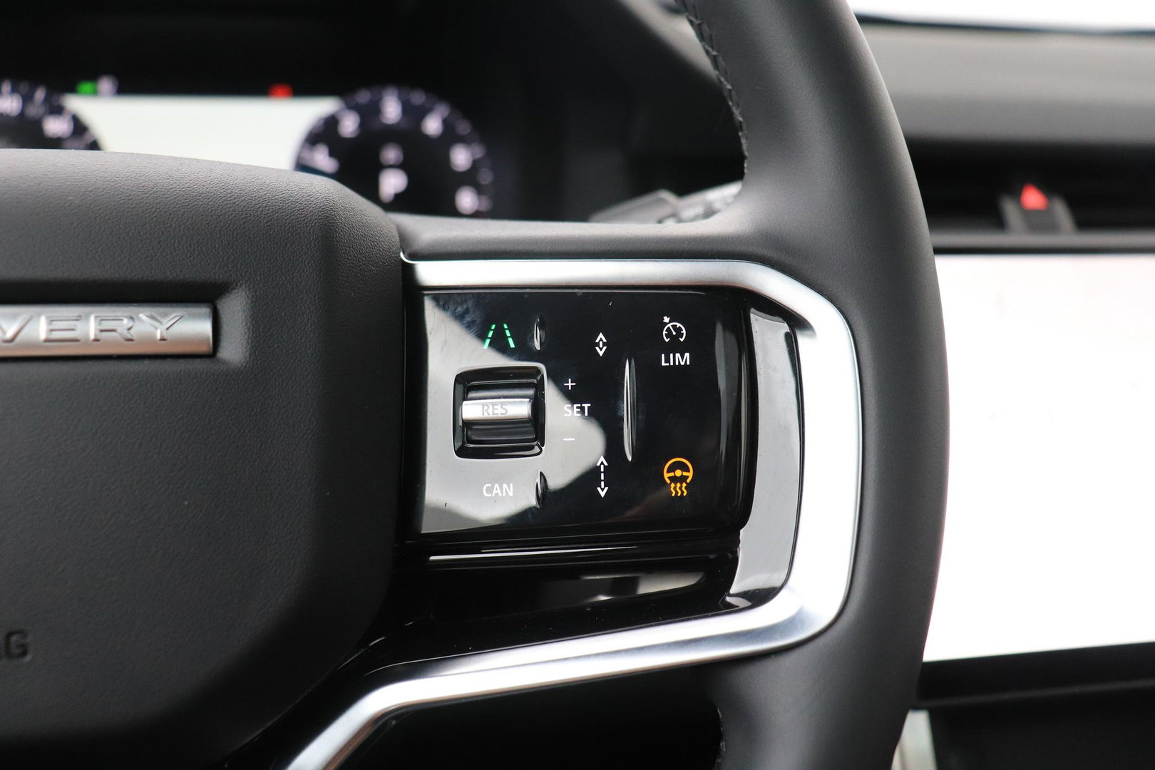 Land Rover Discovery Sport P270e Dynamic SE | Panoramadak | Trekhaak | Meridian | BLIS | Stoel+Stuurverwarming | ACC